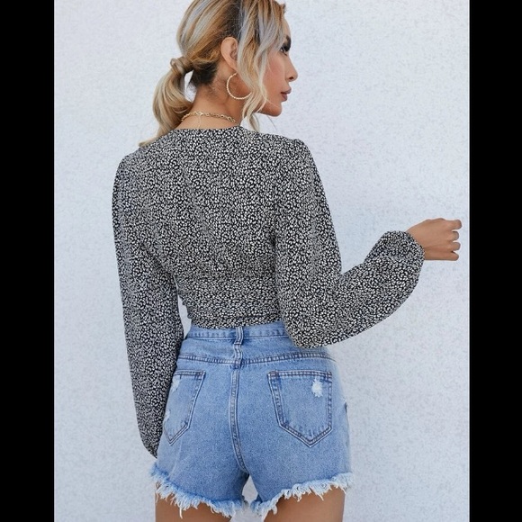 SHEIN animal print front tie blouse - Picture 3 of 3